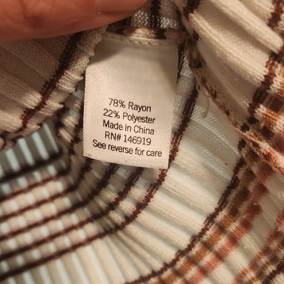 Striped Ribbed Sweater - Picture 3 of 4